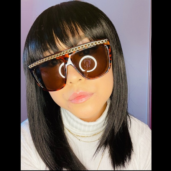 Oversized Tortoise Chained Sunglasses - Picture 11 of 14